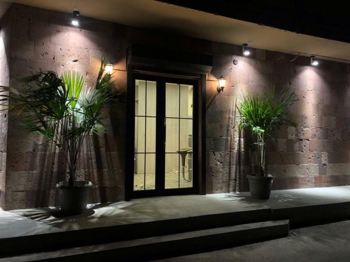 Street51 Hostel Yerevan Bagian luar foto