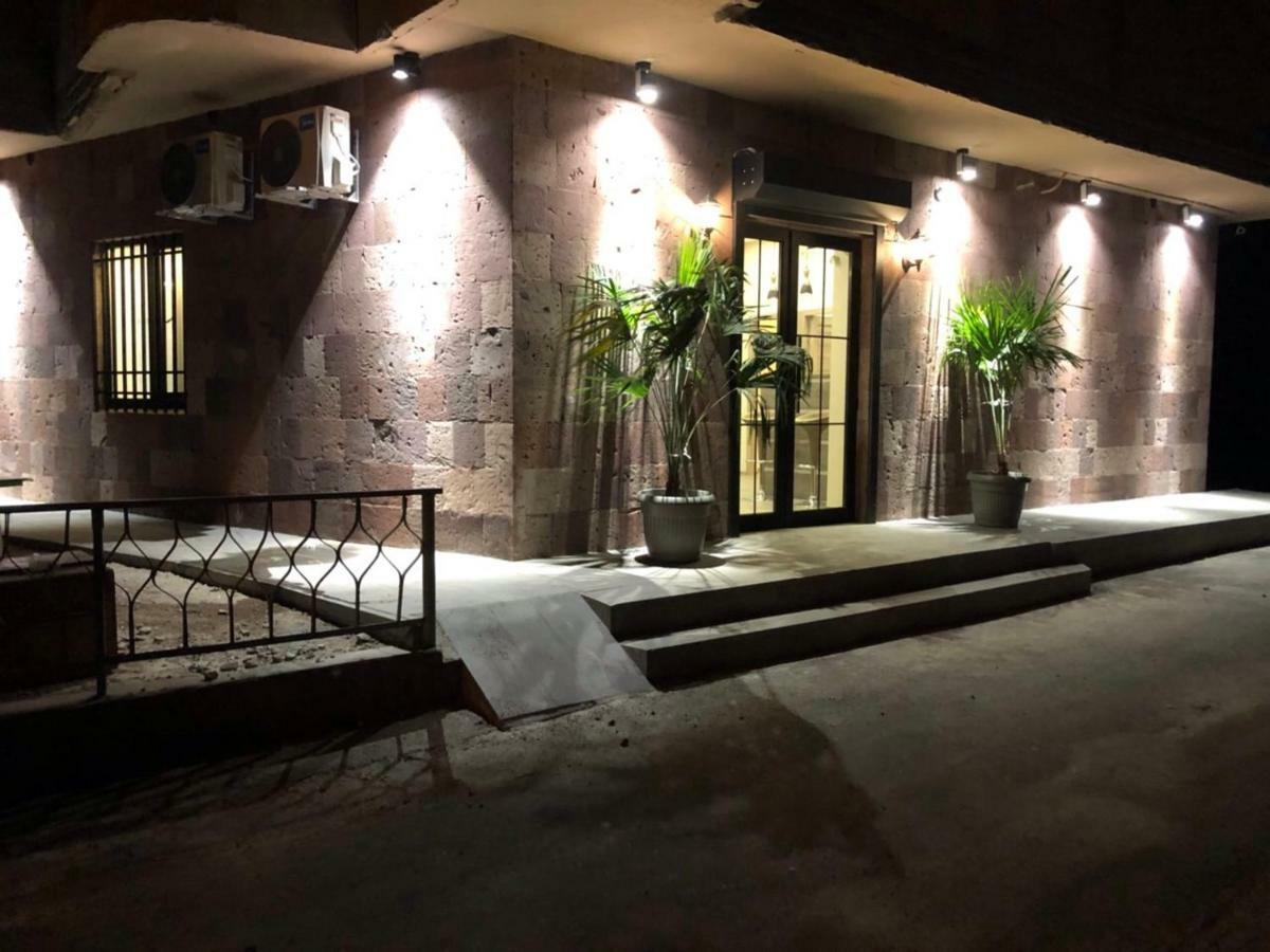 Street51 Hostel Yerevan Bagian luar foto